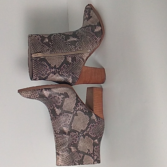 Carlos Santana Ankle Snakeskin Boots Women's 7.5M - Picture 2 of 8